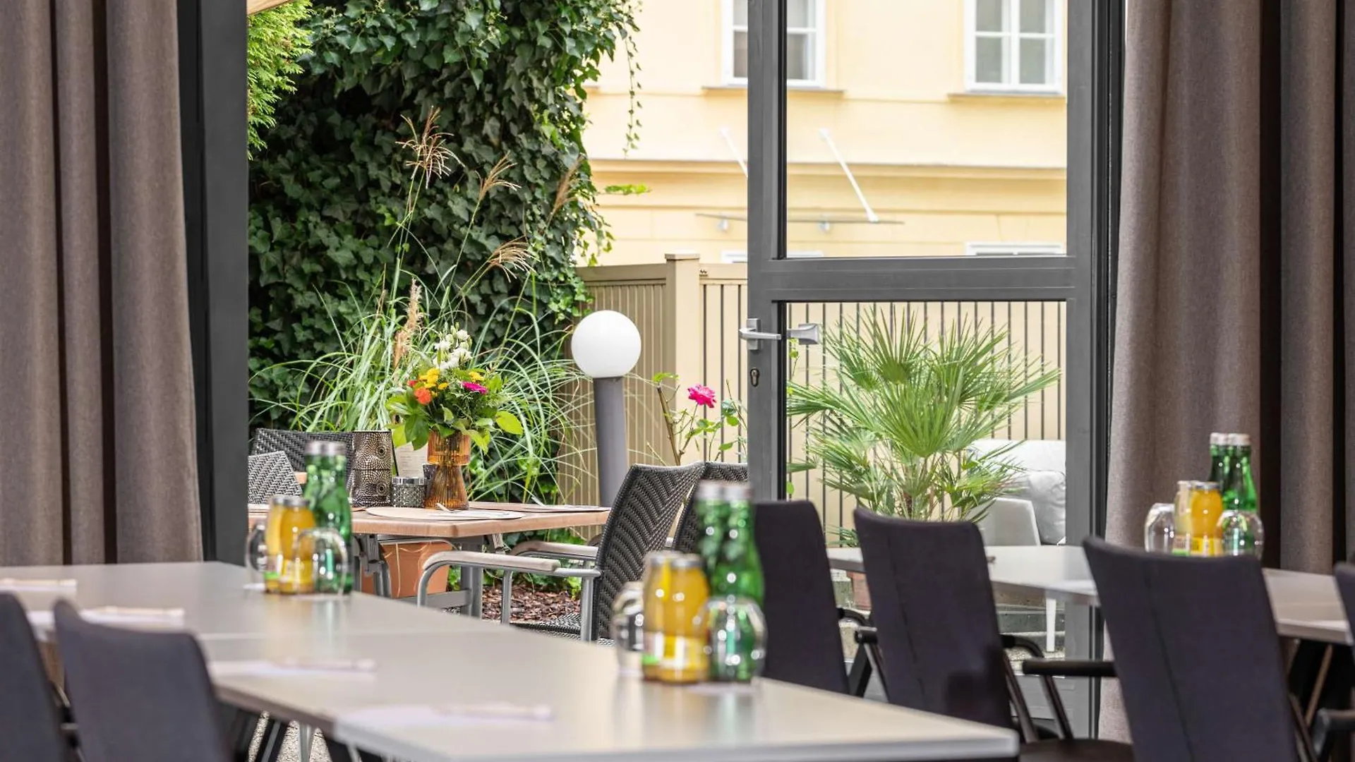 Hotel Nh Collection Salzburg City 4*,  Austria